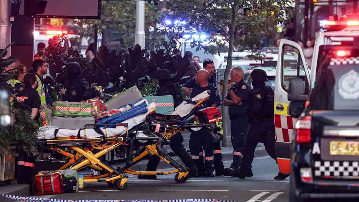 al menos seis muertos