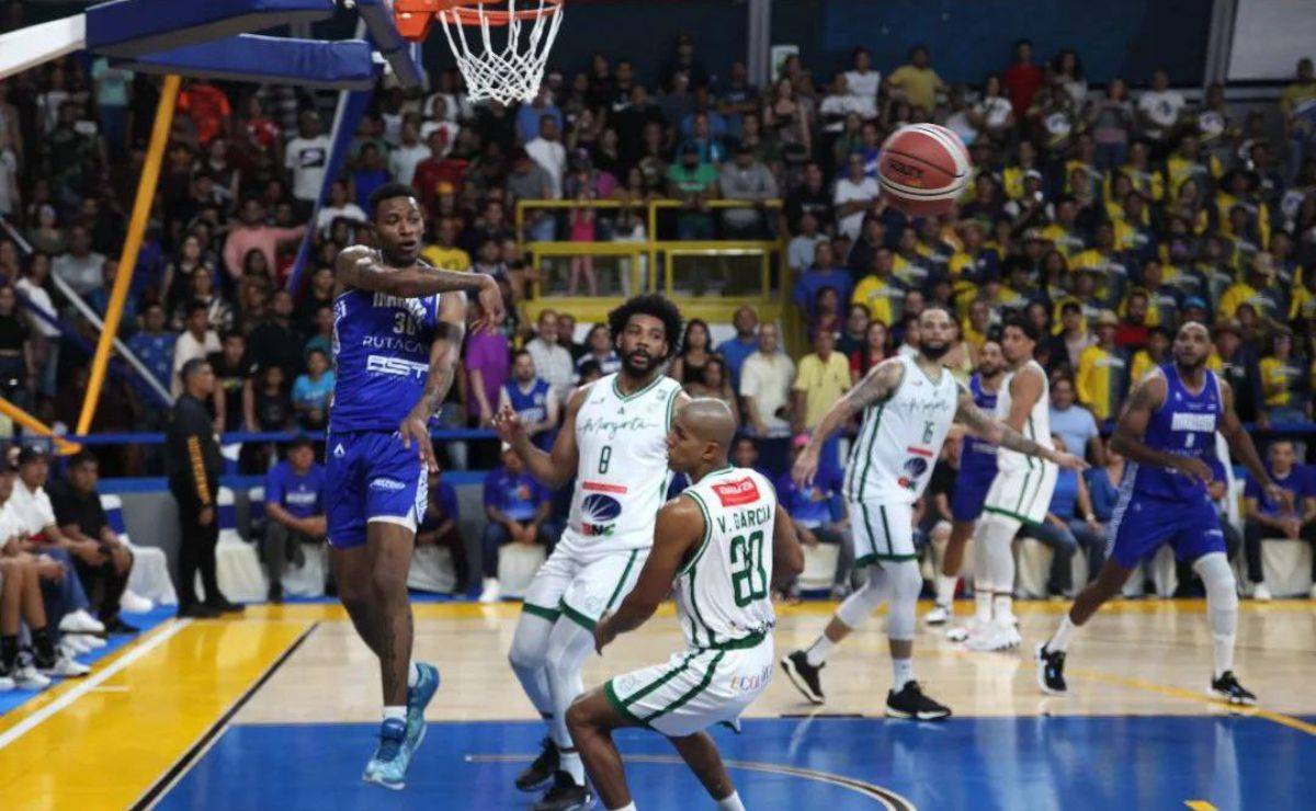 Marinos de Oriente debutó con victoria