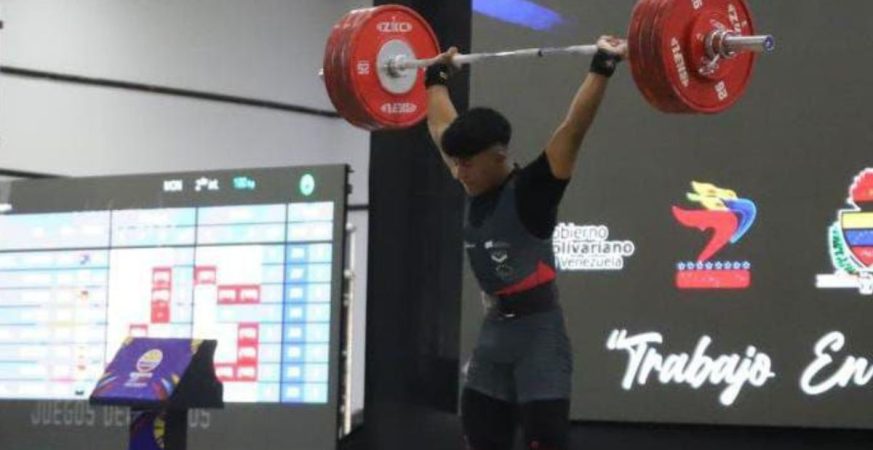 Ángel Rodríguez, triple medallista de oro en levantamiento de pesas