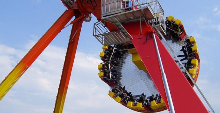 Atracción mecánica falla en Arabia Saudí dejando varias personas heridas