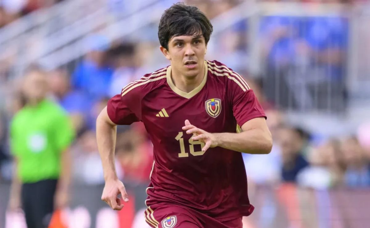 Jon Aramburu pudiera jugar en Italia