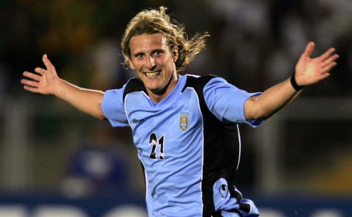 Diego Forlán está bajo observación médica