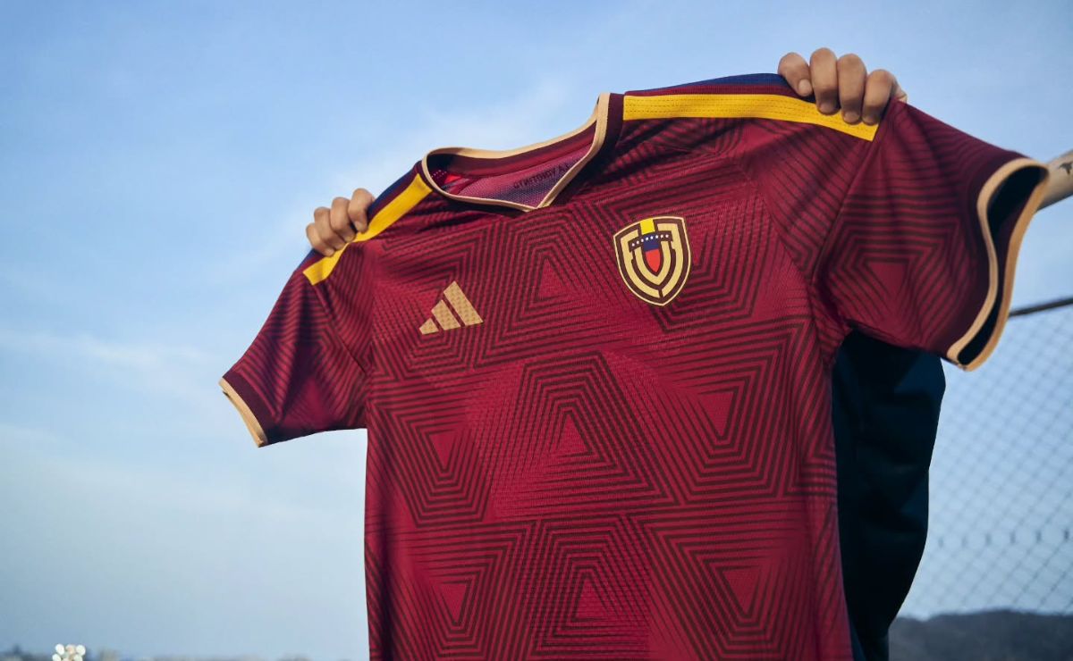 Nueva camiseta oficial de la Vinotinto