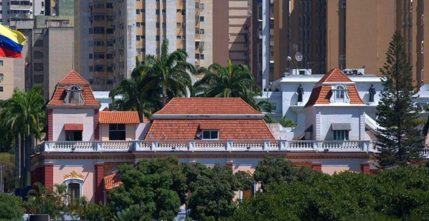 Condecoración a director de la CIA es falsa