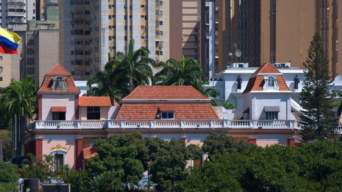Condecoración a director de la CIA es falsa