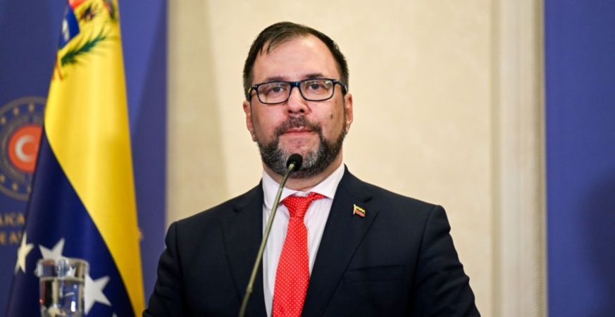 Derrame de hidrocarburos desde Trinidad y Tobago, afecta Venezuela