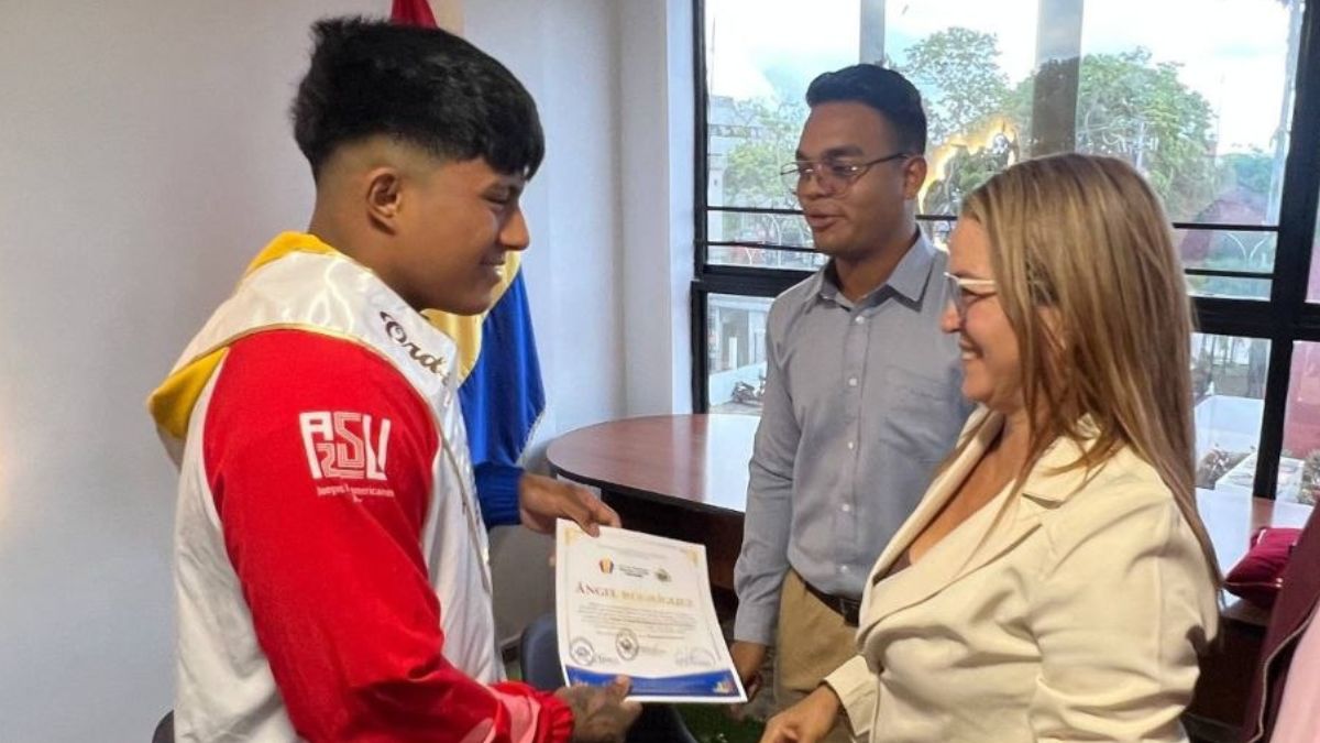 Entregan orden Ciudad de Maturín a Ángel Rodríguez