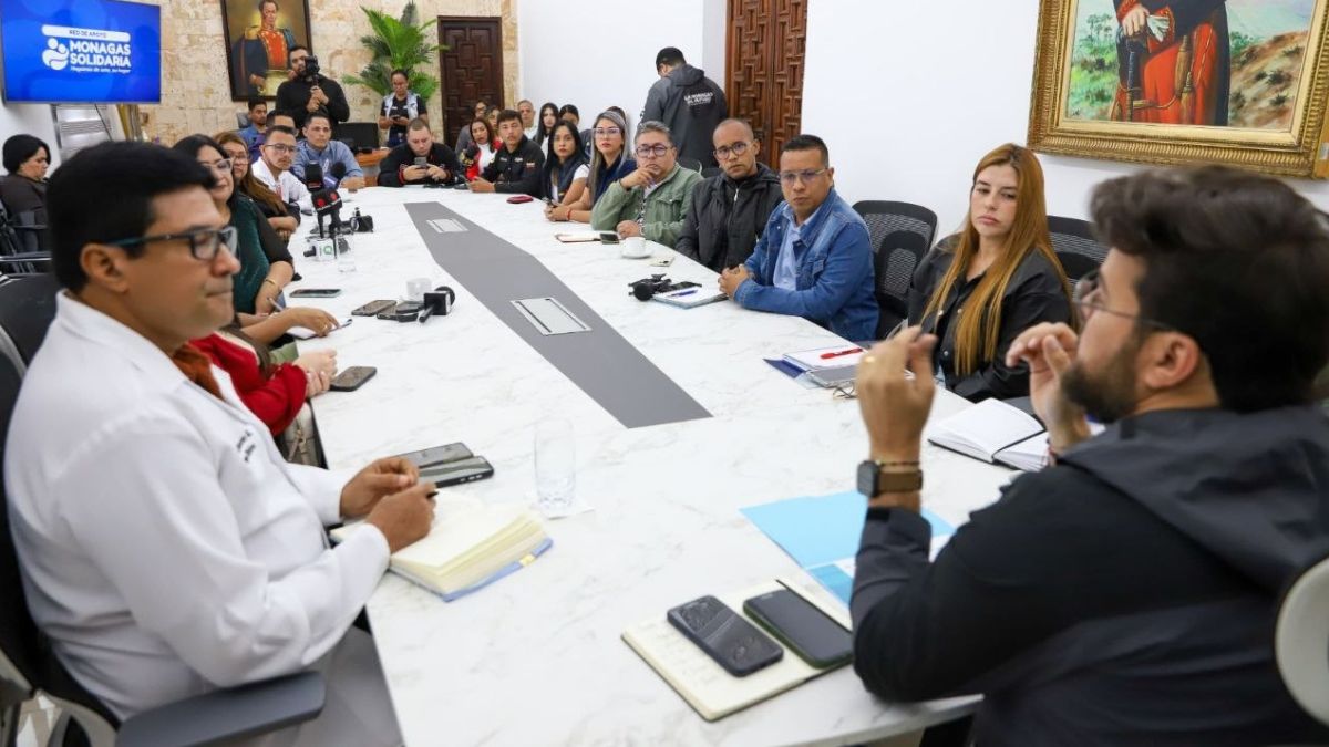 El gobernador Ernesto Luna sostiene un encuentro con medios de comunicación para la Red de Apoyo "Monagas Solidaria"