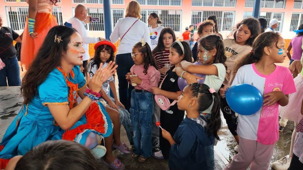 FVSL llevó alegría a más de 100 niños en el Complejo Paramaconi