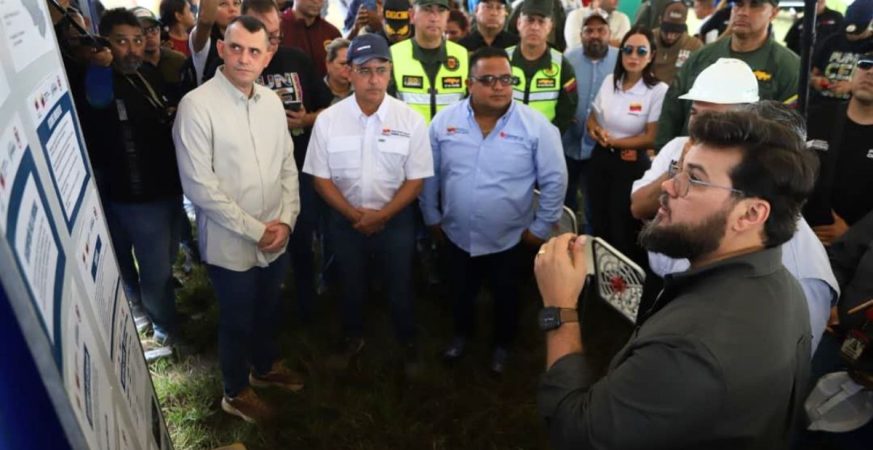 El gobernador Ernesto Luna explica los avances que se efectúan para recuperar el suministro del servicio eléctrico en los municipios Bolívar y Punceres