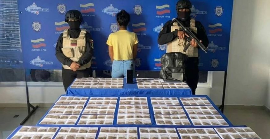 Mujer detenida por tráfico de drogas