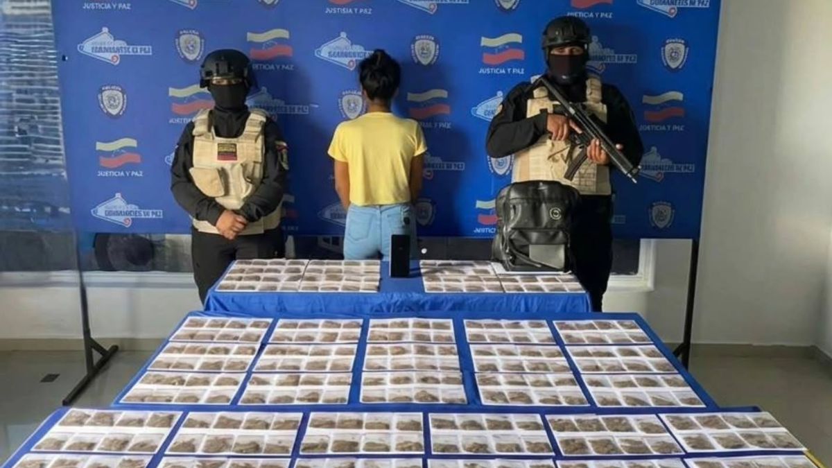 Mujer detenida por tráfico de drogas