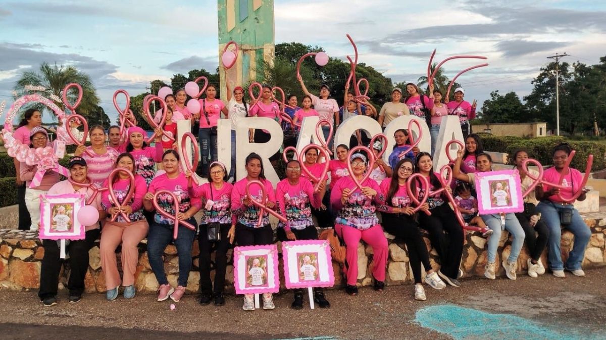 Gran Caminata Rosa "Tócate y salva tu vida" en Uracoa